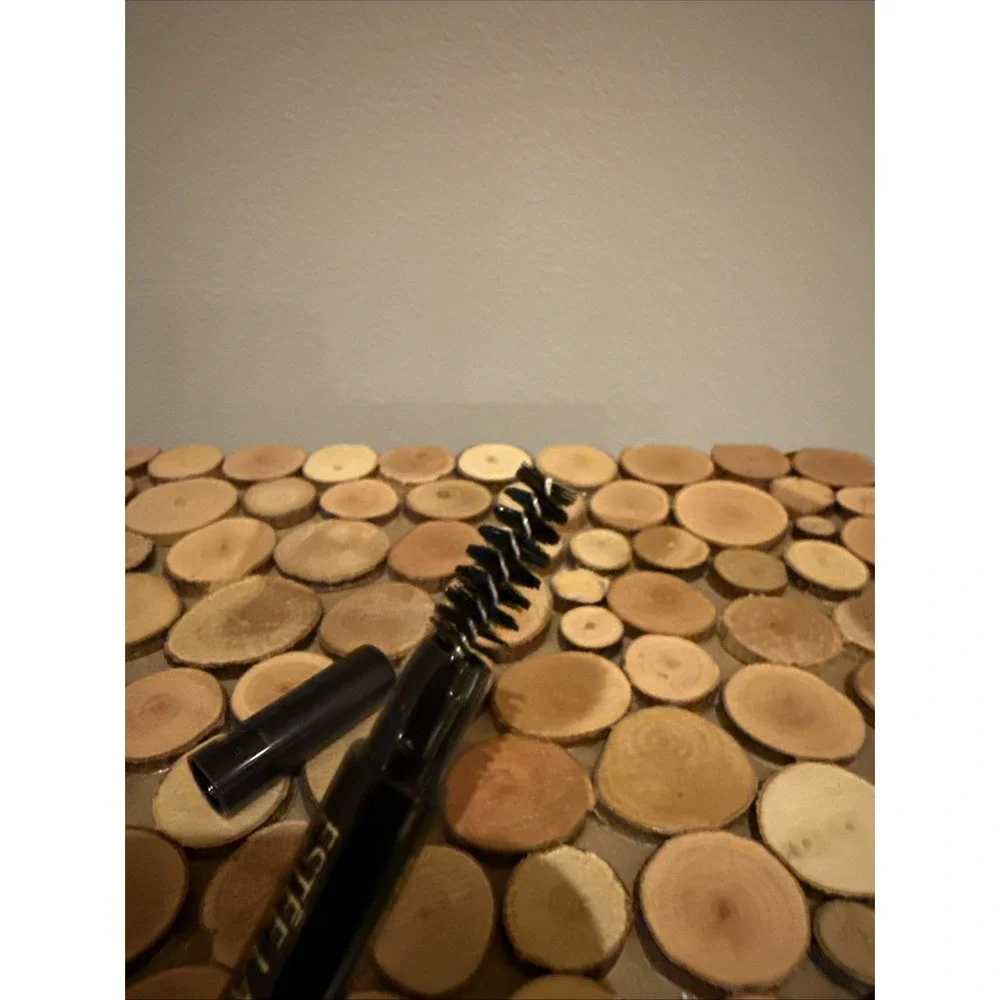 ESTEE LAUDER The Brow Multi-Tasker 3-in-1 Pencil Powder 04 Dark Brunette DEMO‎